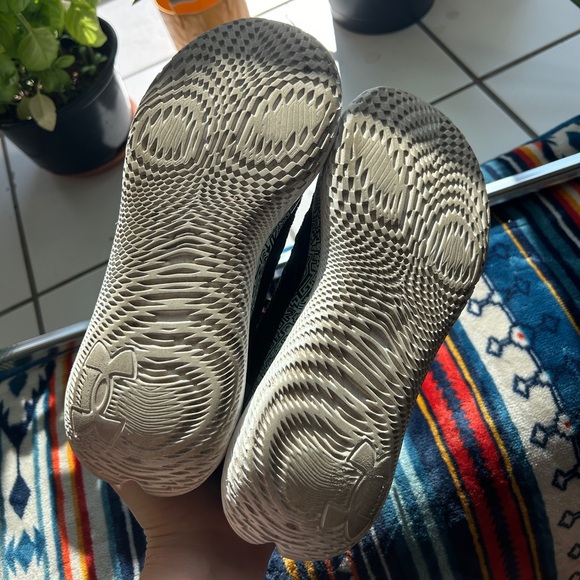 Under Armour Flow Velocity - Picture 3 of 4